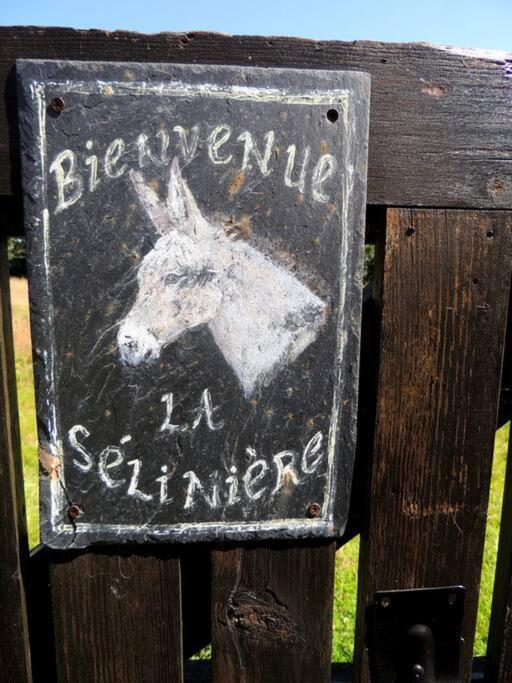 Bienvenue A La Seliniere ! Villa Champ-du-Boult Luaran gambar